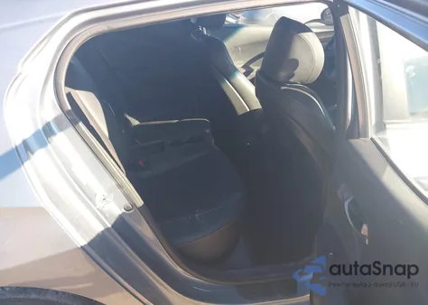 2019 Hyundai Veloster 2.0 Premium z USA, uszkodzony, nr VIN KMHTG6AFXKU015885